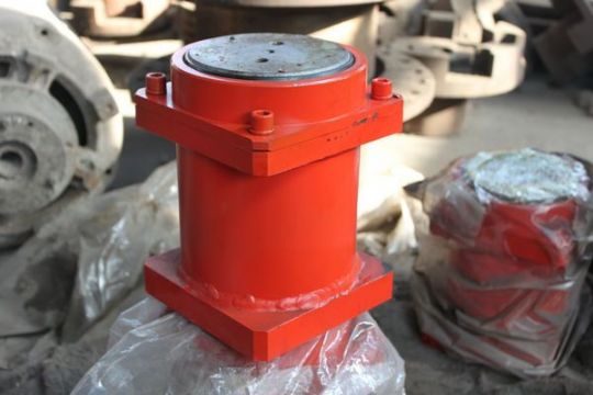 點擊查看詳細信息<br>標題：160掘進機漲緊油缸 閱讀次數：2163